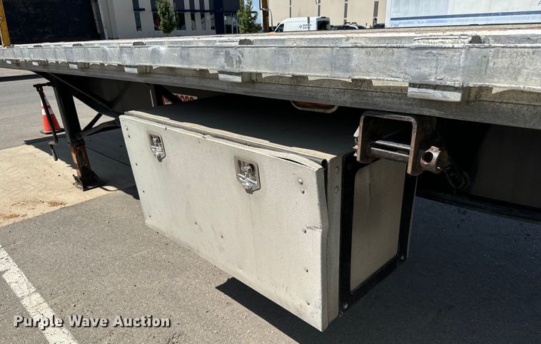 image for item DV2751 2011 Doonan side curtain trailer