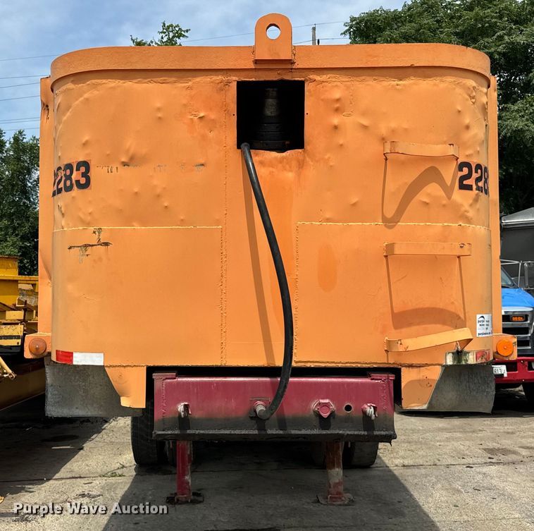 image for item DV5805 1981 Dorsey     end dump trailer