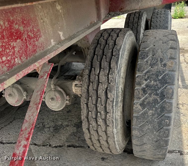 image for item DV5805 1981 Dorsey     end dump trailer