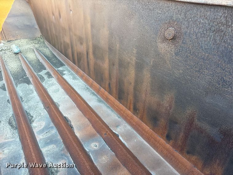 image for item DV5814 1981 Dorsey end dump trailer