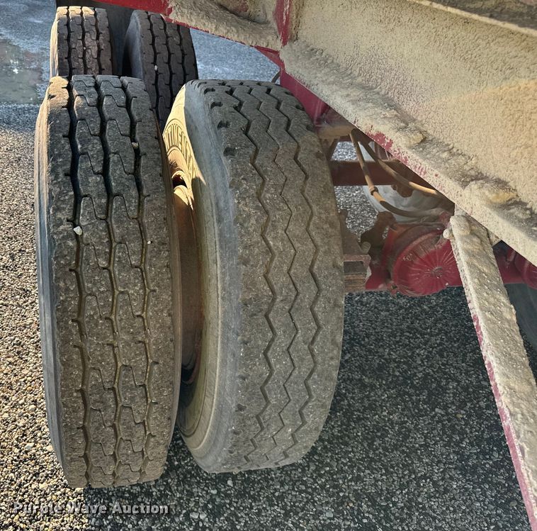 image for item DV5814 1981 Dorsey end dump trailer