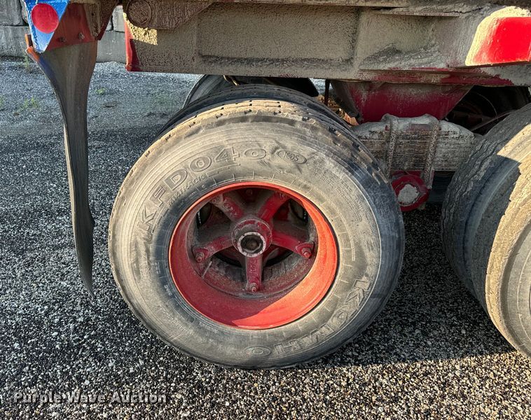 image for item DV5814 1981 Dorsey end dump trailer