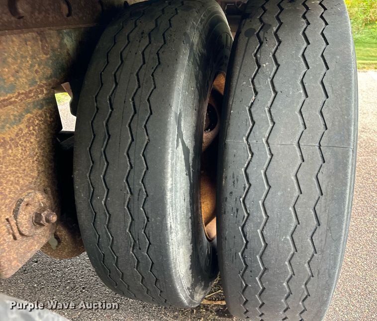 image for item DV5868 2004 Great Dane  dry van trailer