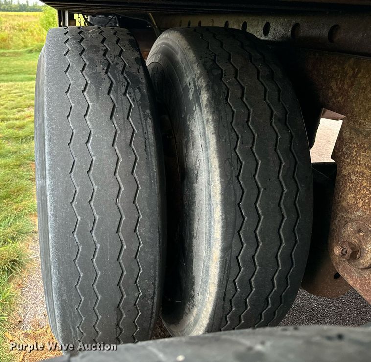 image for item DV5868 2004 Great Dane  dry van trailer