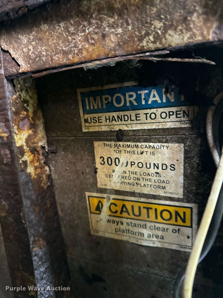 image for item DV5868 2004 Great Dane  dry van trailer