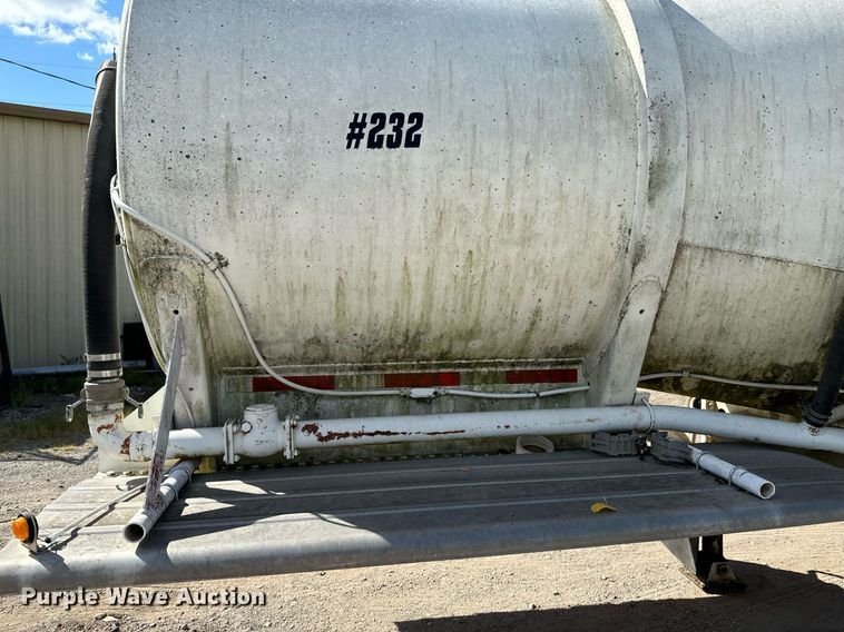 image for item DX1303 1974 Butler pneumatic dry bulk trailer