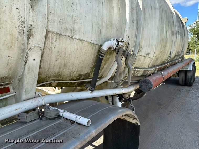 image for item DX1303 1974 Butler pneumatic dry bulk trailer