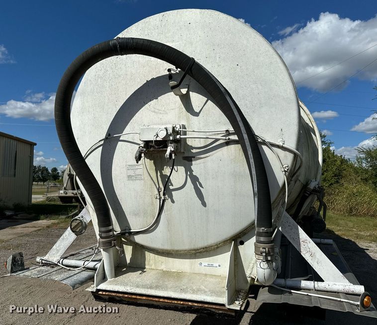 image for item DX1303 1974 Butler pneumatic dry bulk trailer