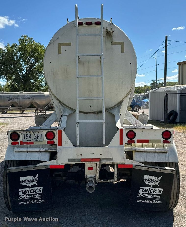 image for item DX1303 1974 Butler pneumatic dry bulk trailer