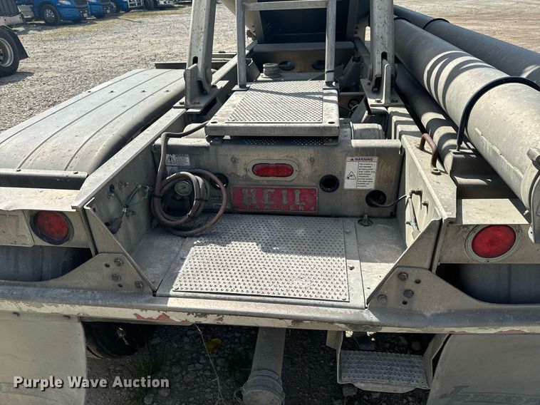 image for item DX1304 2015 Heil pneumatic dry bulk trailer