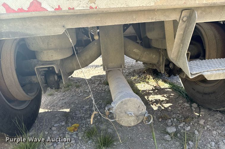 image for item DX1304 2015 Heil pneumatic dry bulk trailer