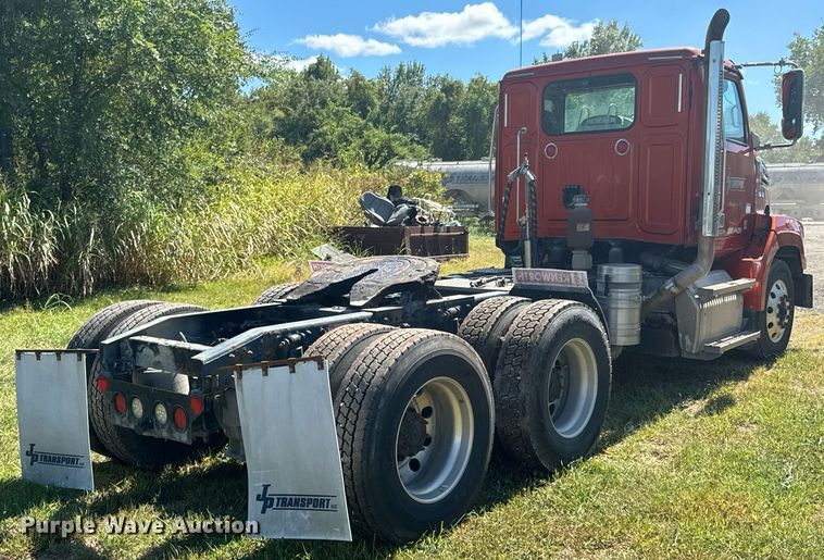 image for item DX1305 2016 Western Star 4700 semi truck