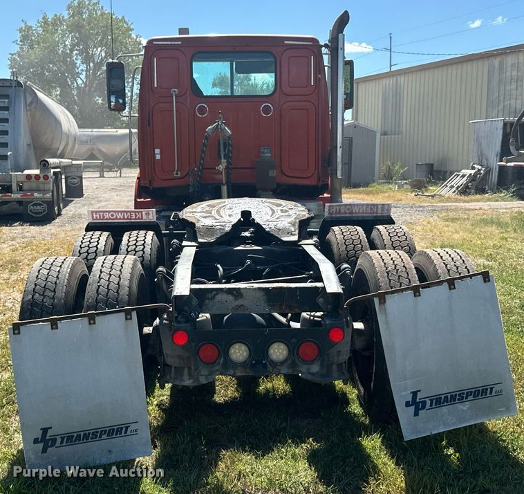 image for item DX1305 2016 Western Star 4700 semi truck