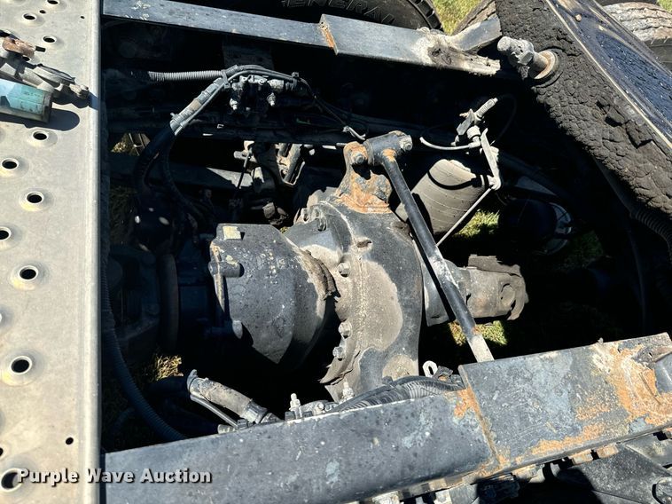 image for item DX1305 2016 Western Star 4700 semi truck