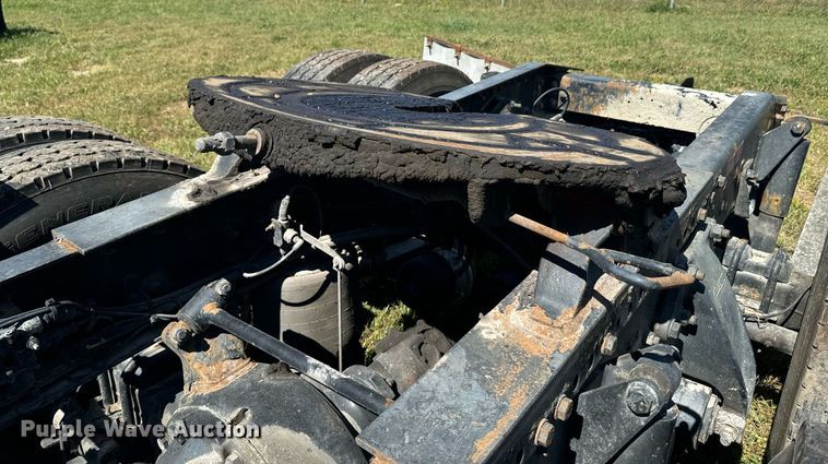 image for item DX1305 2016 Western Star 4700 semi truck