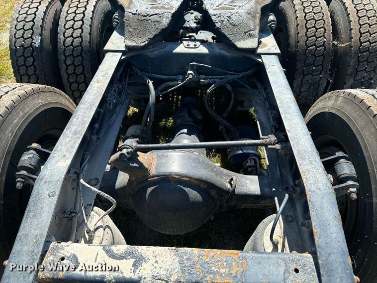 image for item DX1305 2016 Western Star 4700 semi truck