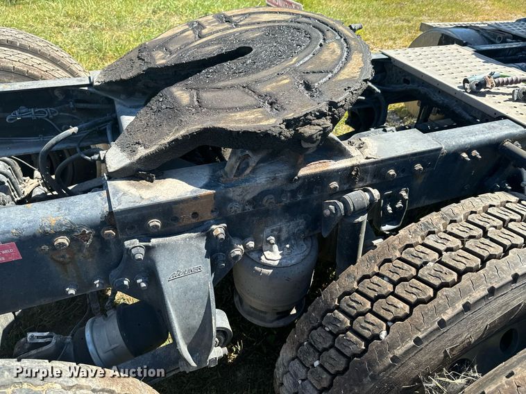 image for item DX1305 2016 Western Star 4700 semi truck