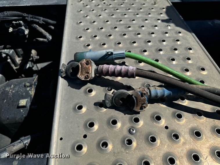 image for item DX1305 2016 Western Star 4700 semi truck