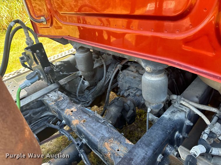 image for item DX1305 2016 Western Star 4700 semi truck