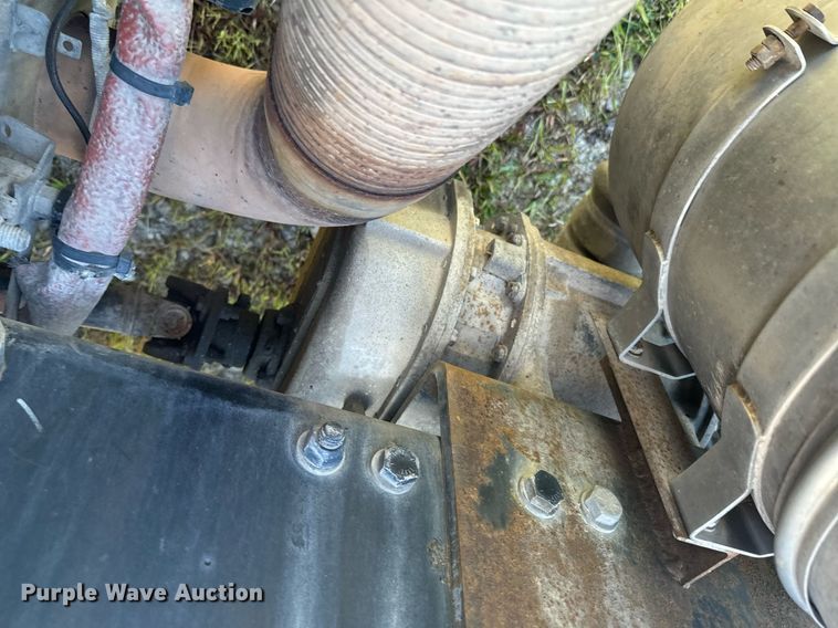 image for item DX1305 2016 Western Star 4700 semi truck