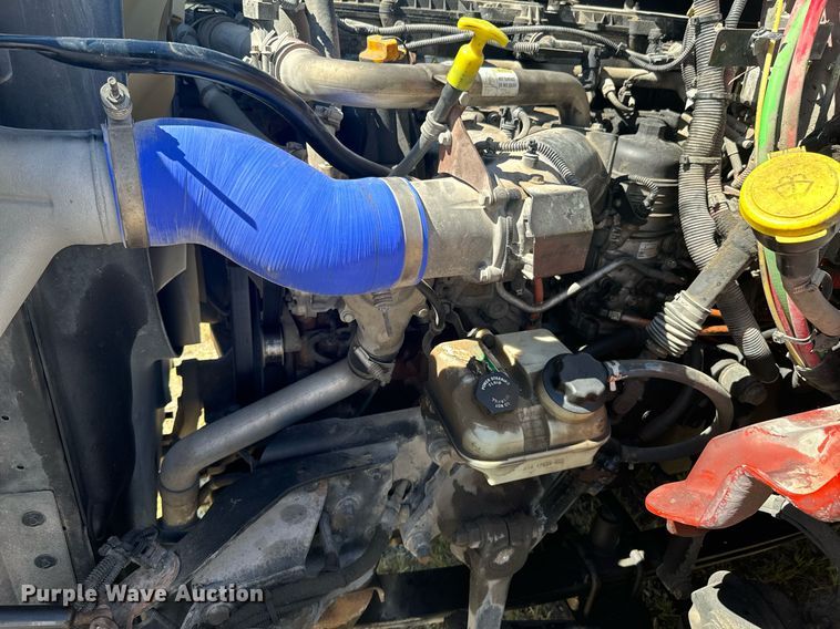 image for item DX1305 2016 Western Star 4700 semi truck