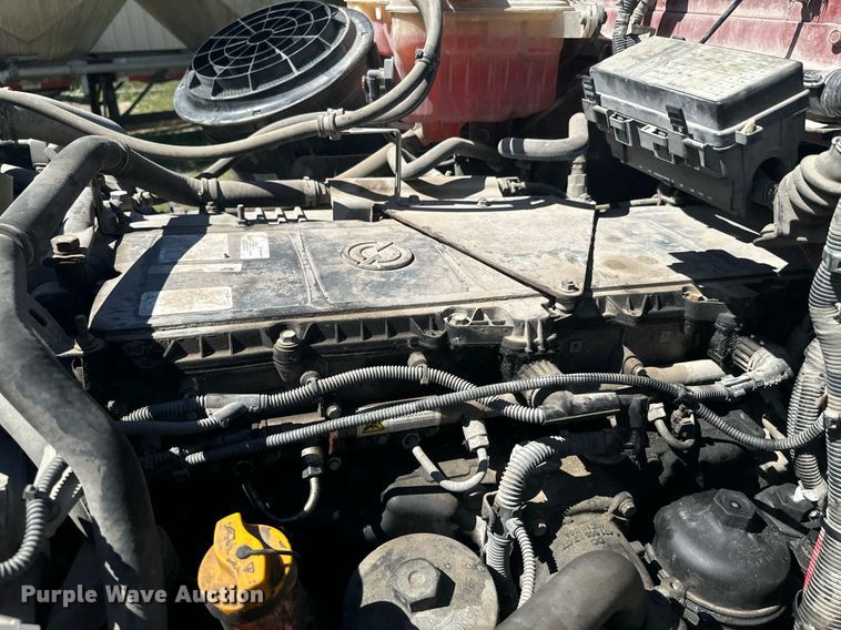 image for item DX1305 2016 Western Star 4700 semi truck