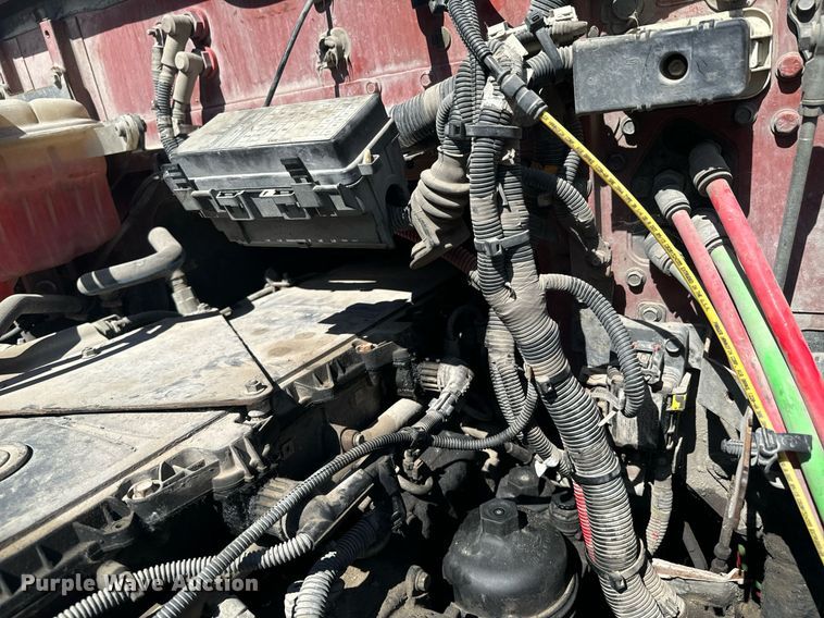 image for item DX1305 2016 Western Star 4700 semi truck