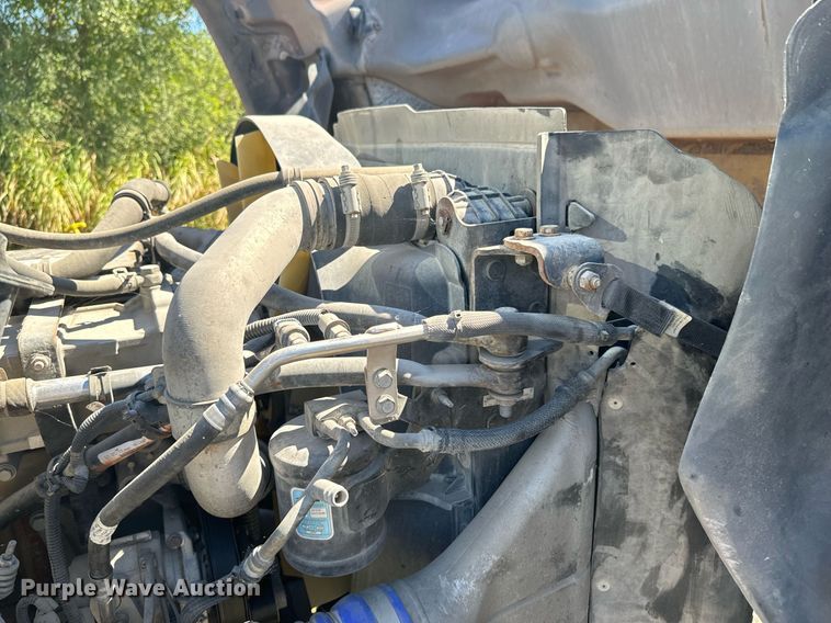 image for item DX1305 2016 Western Star 4700 semi truck