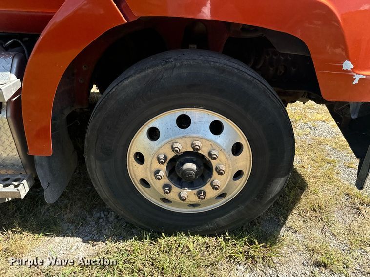 image for item DX1305 2016 Western Star 4700 semi truck