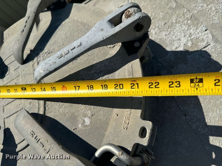 image for item DX1306 2000 Heil tank trailer