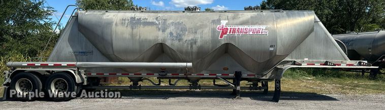 image for item DX1310 2013 Mac pneumatic dry bulk trailer