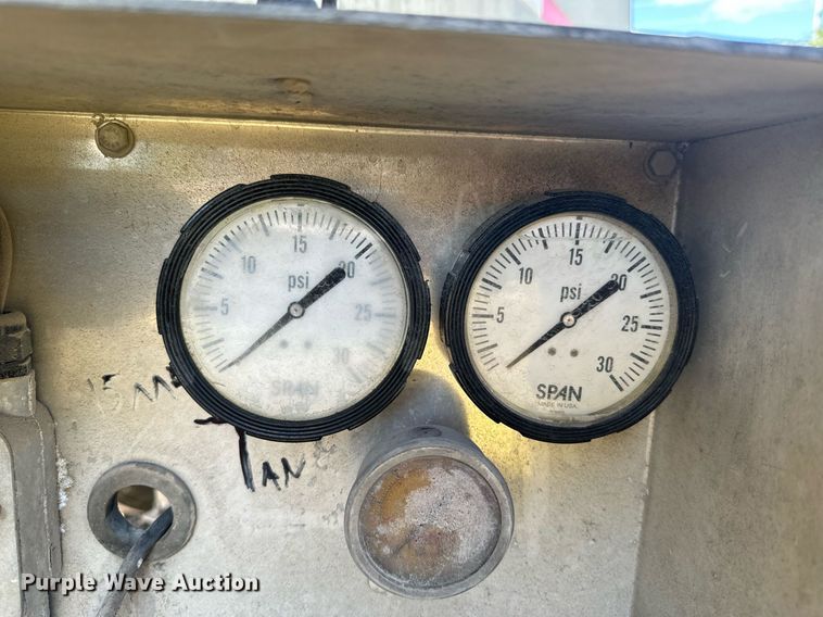 image for item DX1310 2013 Mac pneumatic dry bulk trailer