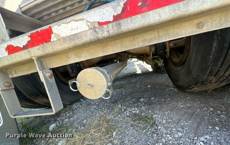 image for item DX1310 2013 Mac pneumatic dry bulk trailer