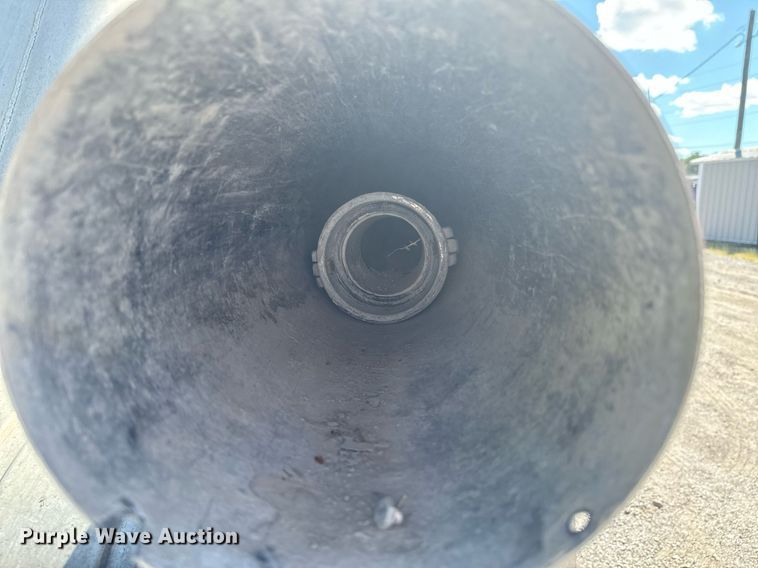 image for item DX1310 2013 Mac pneumatic dry bulk trailer