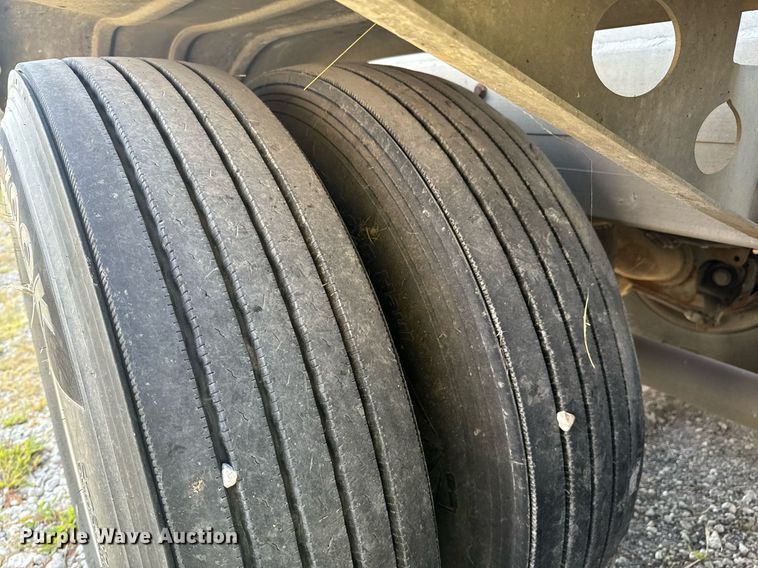 image for item DX1310 2013 Mac pneumatic dry bulk trailer