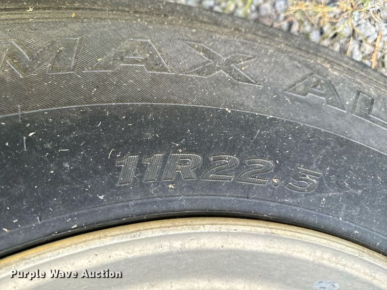 image for item DX1310 2013 Mac pneumatic dry bulk trailer