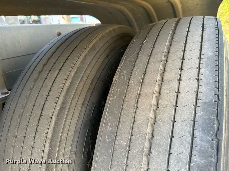 image for item DX1310 2013 Mac pneumatic dry bulk trailer