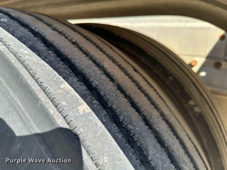 image for item DX1310 2013 Mac pneumatic dry bulk trailer