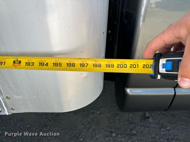 image for item DX1366 2008 Sterling Bullet 5500 box truck