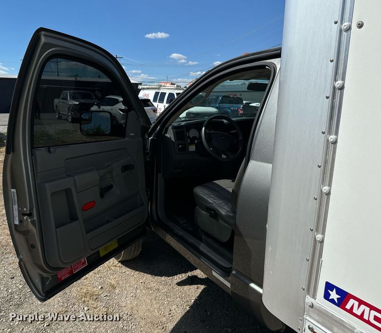 image for item DX1366 2008 Sterling Bullet 5500 box truck