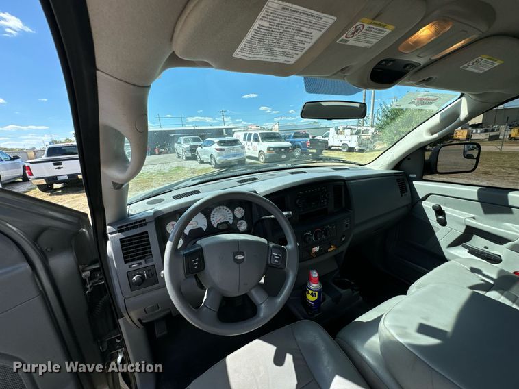 image for item DX1366 2008 Sterling Bullet 5500 box truck