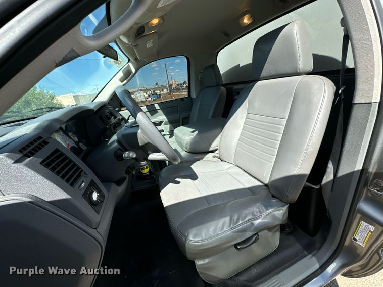 image for item DX1366 2008 Sterling Bullet 5500 box truck