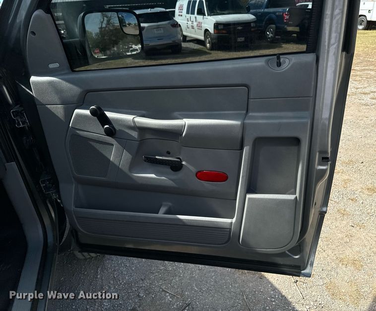 image for item DX1366 2008 Sterling Bullet 5500 box truck