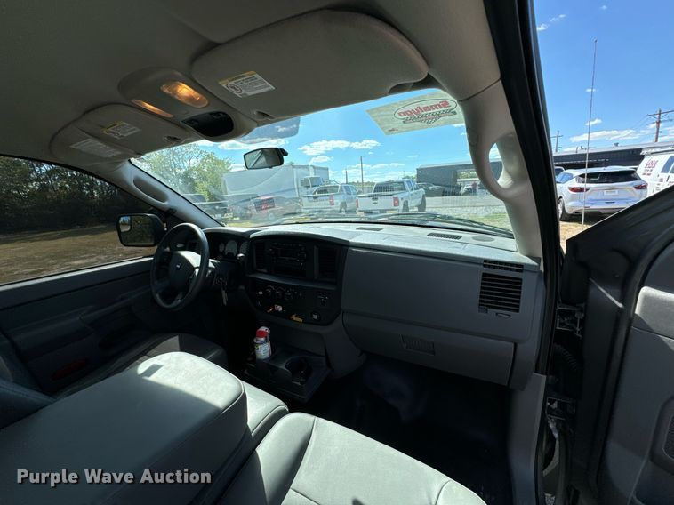 image for item DX1366 2008 Sterling Bullet 5500 box truck