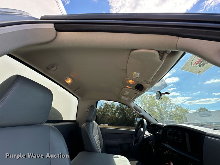 image for item DX1366 2008 Sterling Bullet 5500 box truck