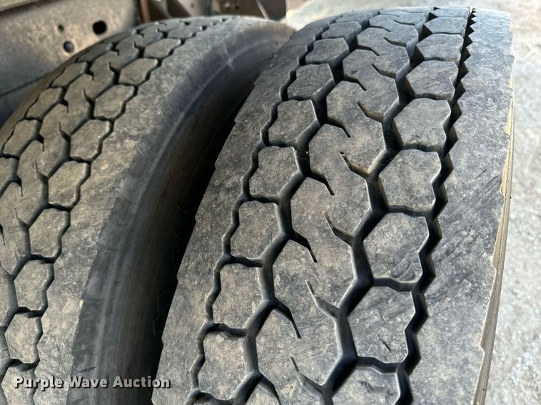 image for item DX1366 2008 Sterling Bullet 5500 box truck