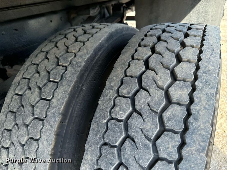 image for item DX1366 2008 Sterling Bullet 5500 box truck