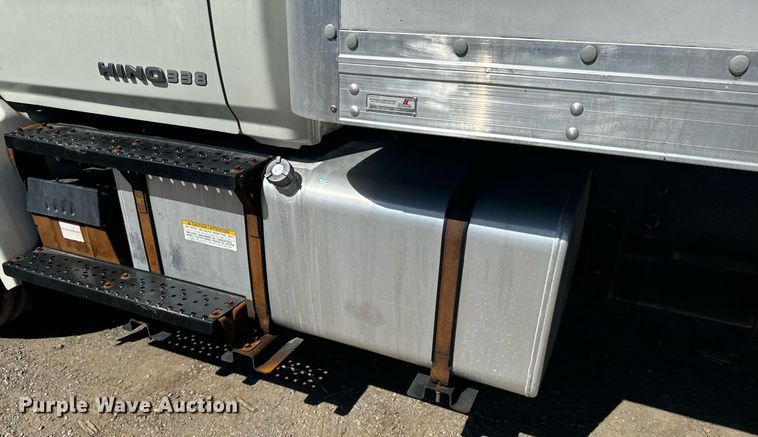 image for item DX1367 2015 Hino 338 box truck