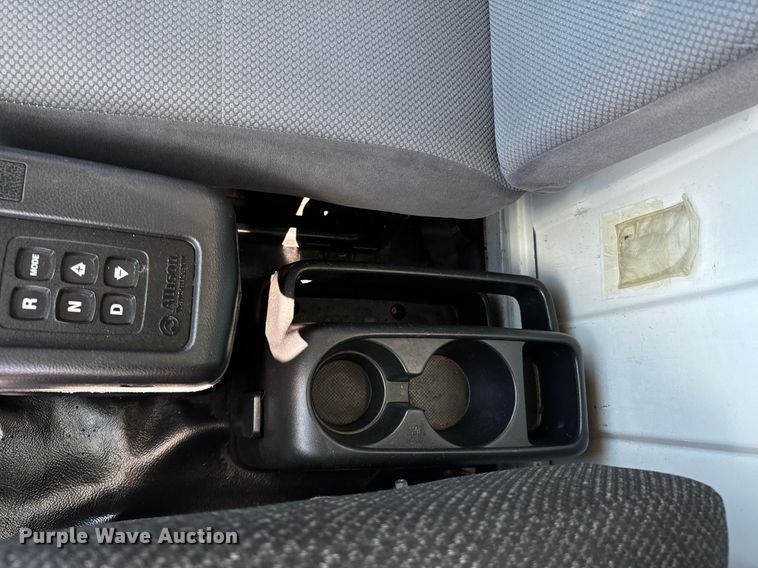 image for item DX1367 2015 Hino 338 box truck