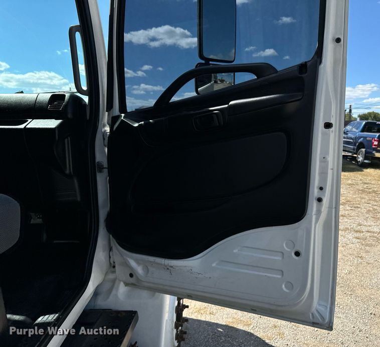 image for item DX1367 2015 Hino 338 box truck